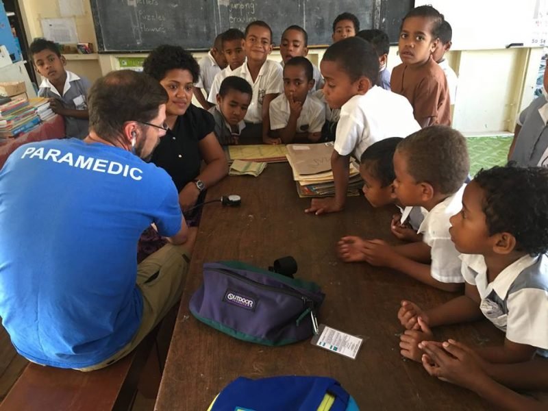 Fiji Peter Dawson paramedic lessons for children in fiji 800x600 - Fiji