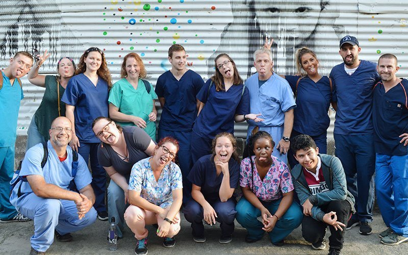 volunteer abroad medical healthcare program CR - Family Volunteering in Costa Rica