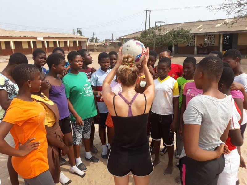 Sports coaching in Ghana with IVI volunteers