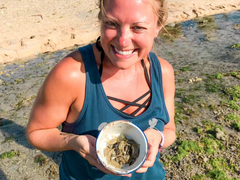collecting crabs at the beach 1 800x600 - Turtle Conservation Program Bali