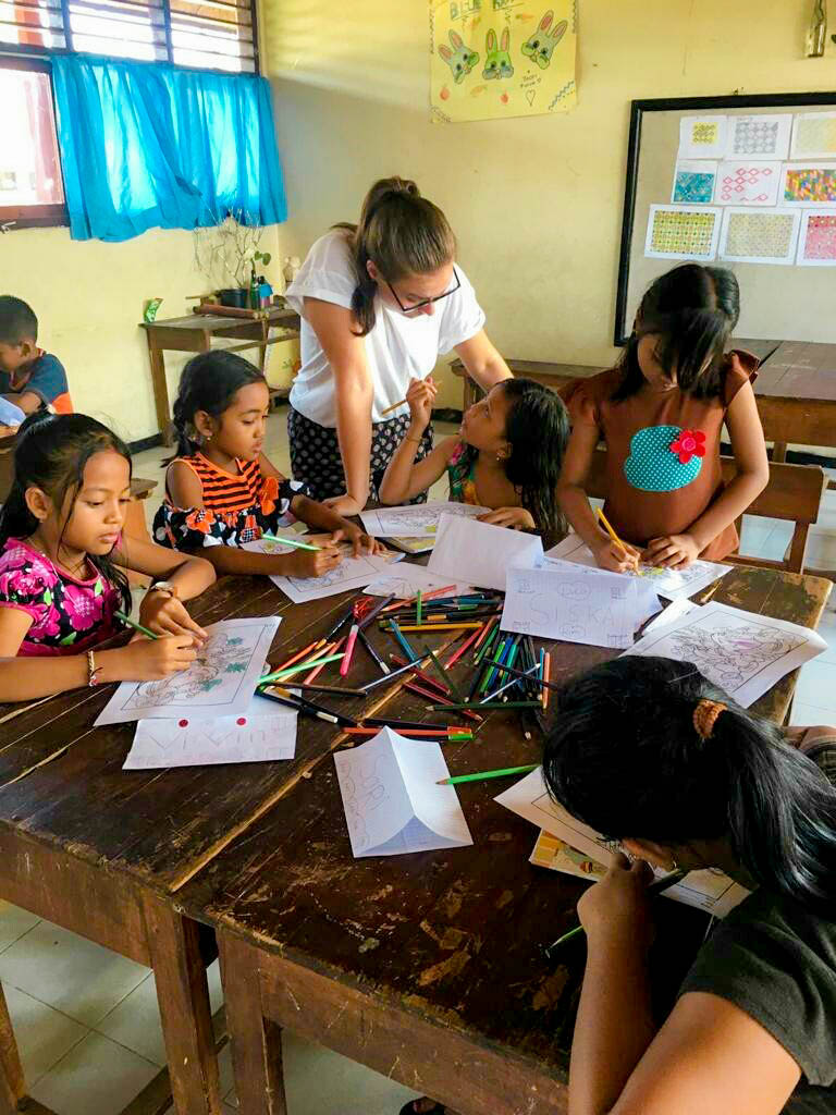 colouring with school children - My Experience in Bali