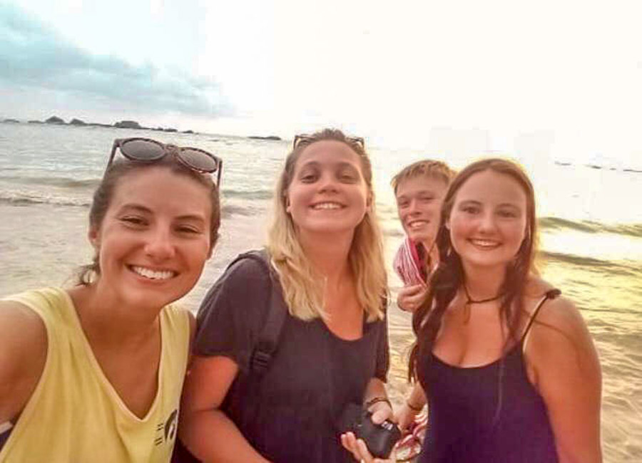 group at the beach 2 - Sri Lanka Review: Ella & Daniela