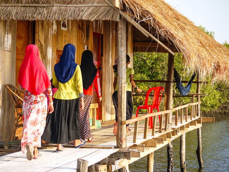 Mangrove Environmental Conservation Program local house on stilts 800x600 - Mangrove Environmental Conservation Program
