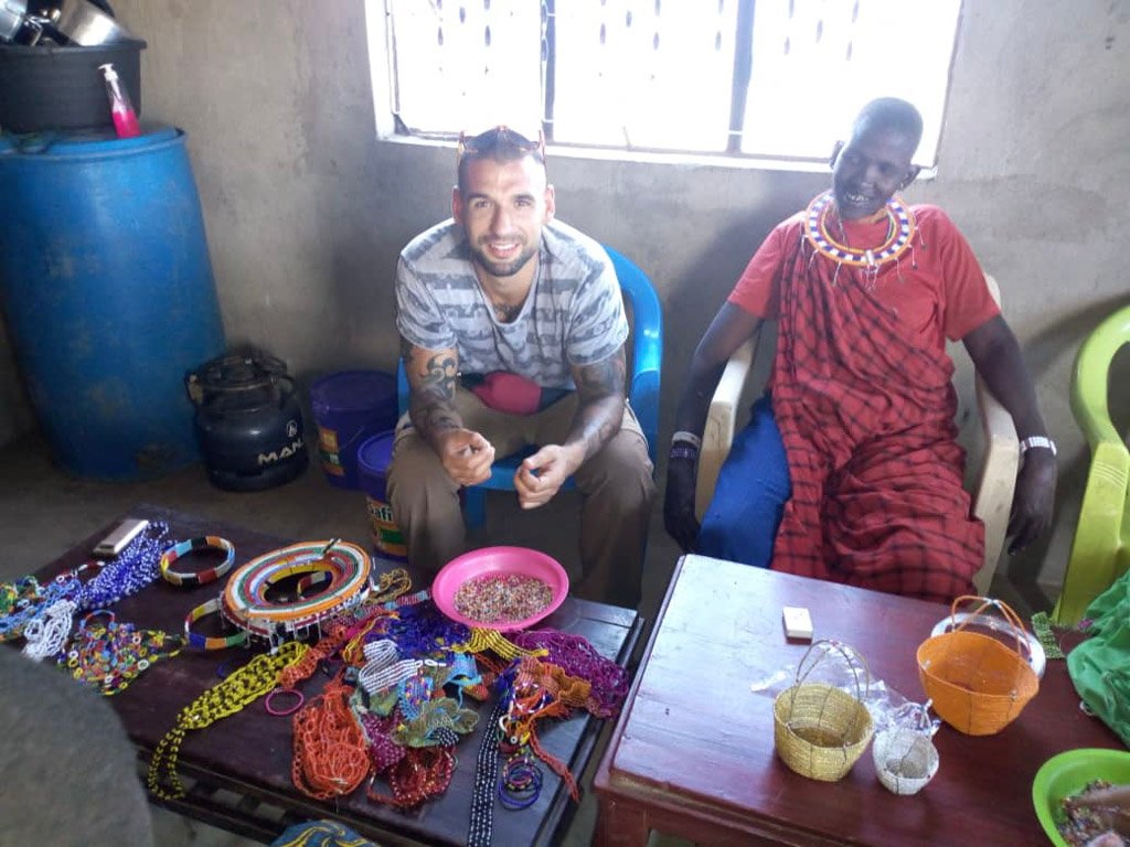 Making bracelet 1 - Top 10 Eco & Environmental Volunteer Abroad Programs