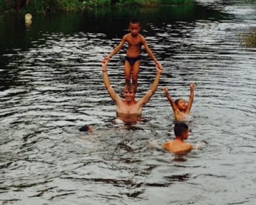 volunteers having fun in the lakes volunteers having fun in the lakes