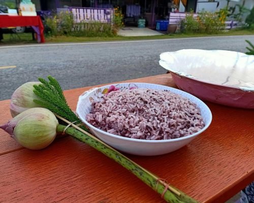 Thai Buddhism Experience Monks collecting alms 5 21 qb2v6ft6zagaauwgzrk48o7wbvphnnvk4go2e3wz34 - Thai Buddhism Experience