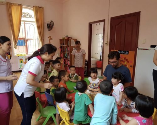 Kindergarten Teaching Ho Chi Minh, Vietnam Serving a cake to the kids Ho Chi Minh 2 ojsc7epylvq9y22xrshrqmjsly1ql1ktmvrjdfhx28 - Kindergarten Teaching Ho Chi Minh, Vietnam