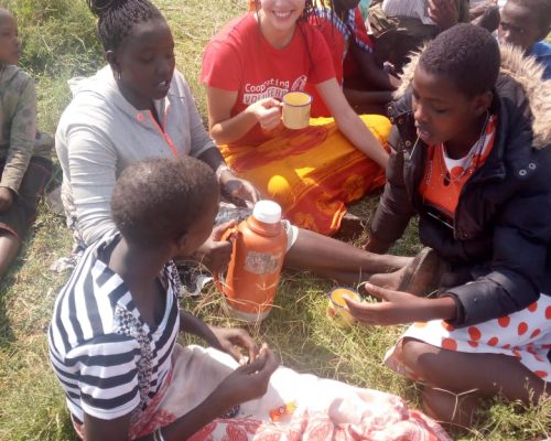 Sharing a cup of tea ol328yvv0gzlc4nniefom59r219afz0iz6ejks4p7k - Maasai Mara Woman's Empowerment