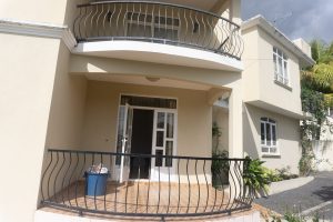 balcony olbszf36olxvom86t82zdseb4ehjy3or03zxizehg0 - Community Construction & Renovation Mauritius
