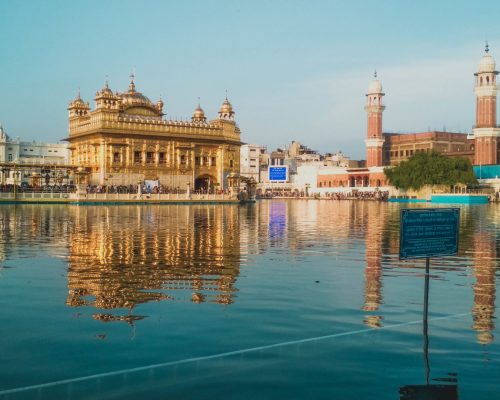 beautiful lake with buildings in India ojalhh3qycrnas1x71c2tkcve67yqe96lh5un2tz1c - Road Trip - 14 Day India  | Rajasthan - Agra - Goa