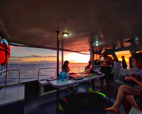 borneo diving boat q5wc039fc1xbysylvkqxwis7ocotrzmof4p5j7mx7k - 2 Week PADI Diving Internship in Borneo, Malaysia
