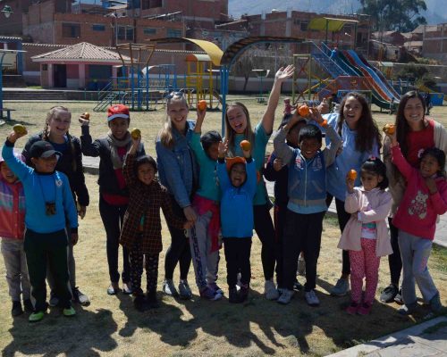 group of vollies with kids 6 scaled pub0pfazl4kcwlaqtl5njrwkpnmq28m8c9x0voim5c - Childcare, Peru