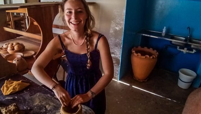 Cape Verde making clay pots ola9zc6pxr7u4gss0hwr4oqymg33tivfk4cwk2hpoi - Cape Verde
