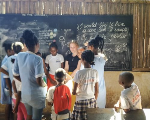 English Teaching Madagascar teaching in Nosy Be 2 olc5n2cs259kvqozzi7rsgrzq737jm00exsnpirna8 - English Teaching Madagascar