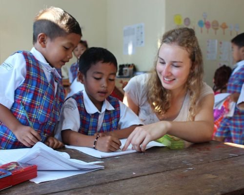 with students at desk q0xb9u27g7dkaasvtd7jr023ifphk9zwyzfna1jzq8 - Kindergarten Teaching in Lovina, Bali